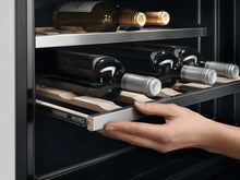 AEG Integrated Wine Cellar 18 bottles KWK884520T - smartappliancesuk