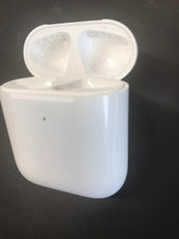 APPLE AirPods Wireless Charging Case - smartappliancesuk